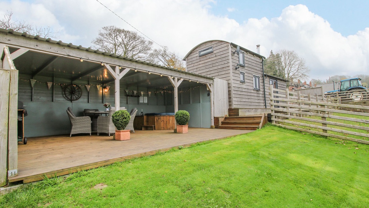 Photo of Others in Farden