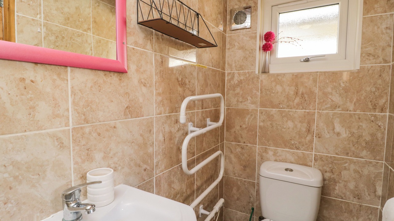 Photo of Others in Bushton