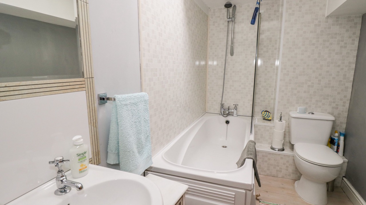 Photo of Others in Bitton