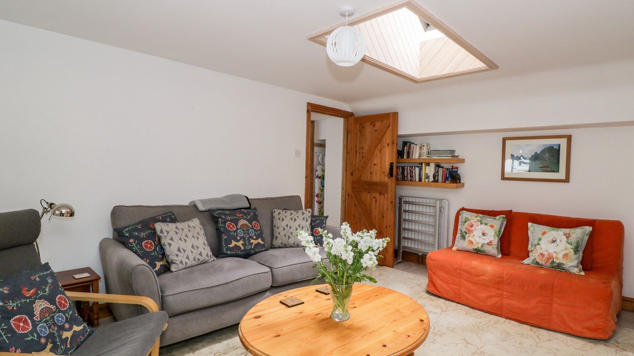 Photo of Others in Bitton