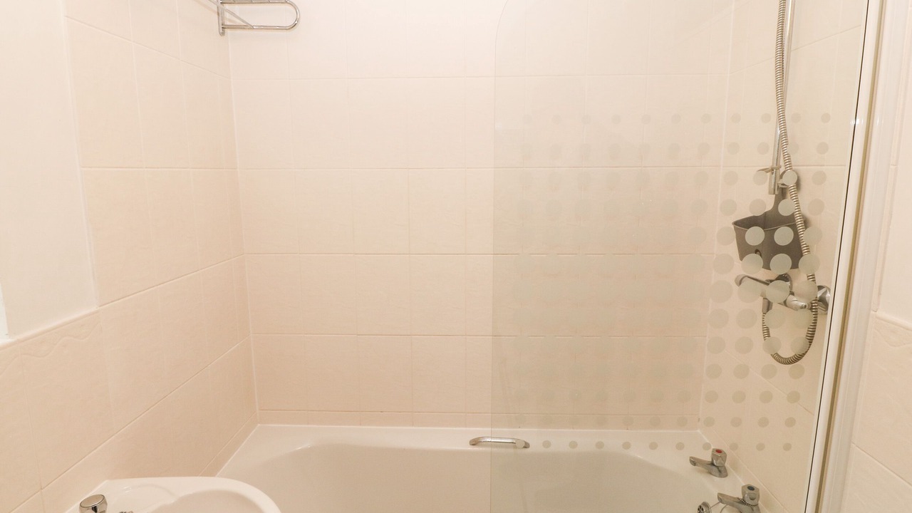 Photo of Bathroom in Borth-y-Gest