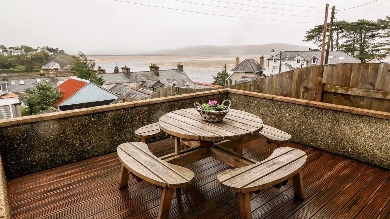 Photo of Patio Balcony in Borth-y-Gest