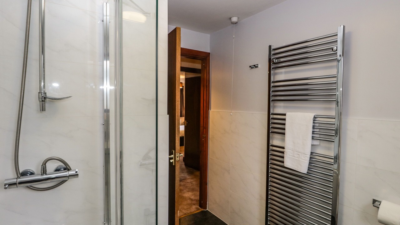 Photo of Bathroom in Torver