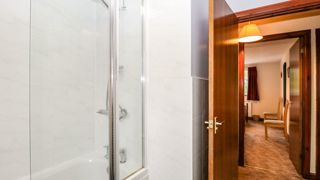 Photo of Bathroom in Torver