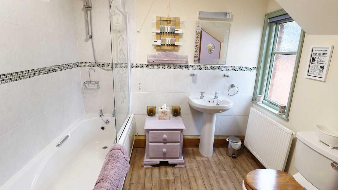 Photo of Bathroom in Woodhall Spa