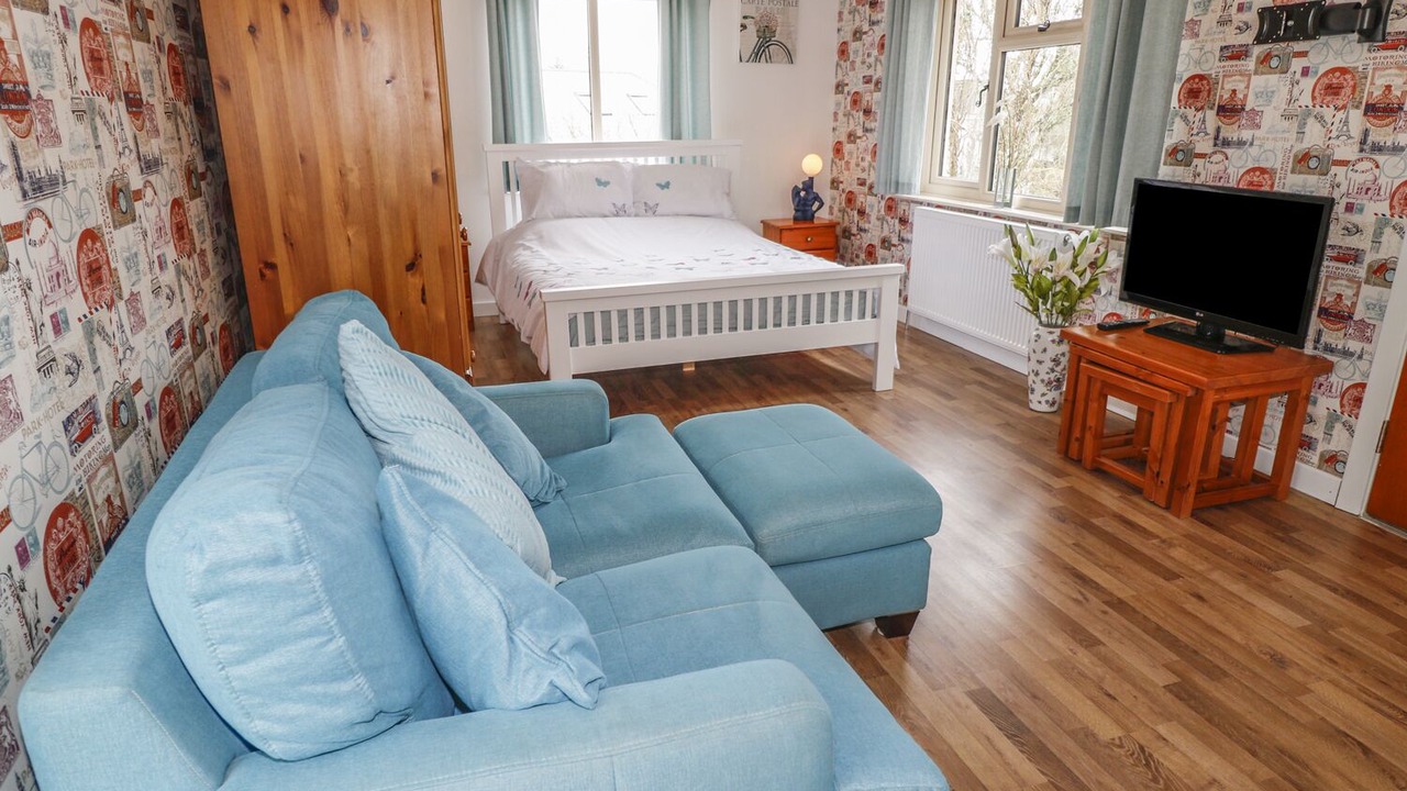 Photo of Others in Newton Ferrers