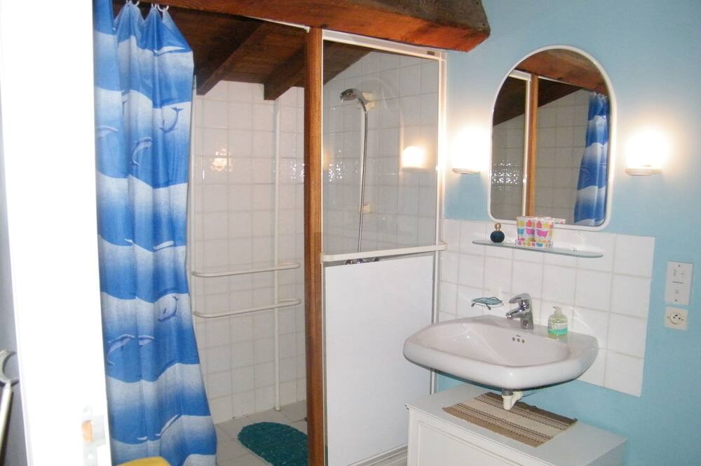 Photo of Bathroom in Palaja
