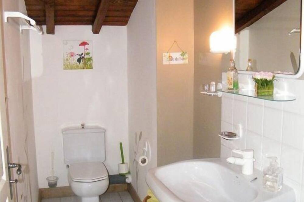 Photo of Bathroom in Palaja