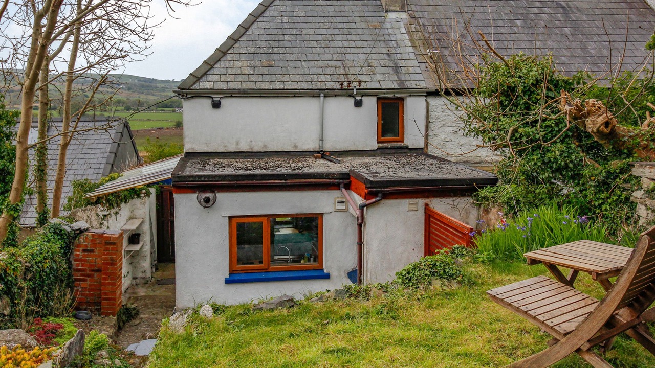 Photo of Others in Llanllyfni