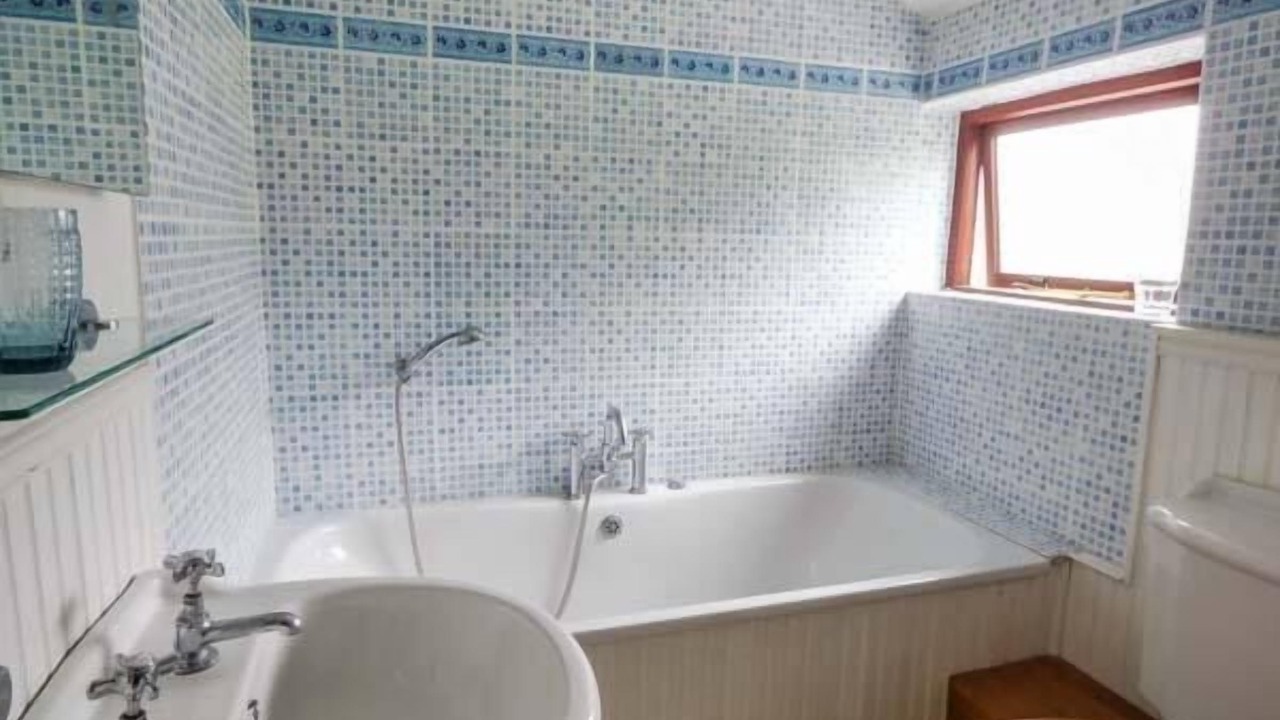 Photo of Bathroom in Reynoldston