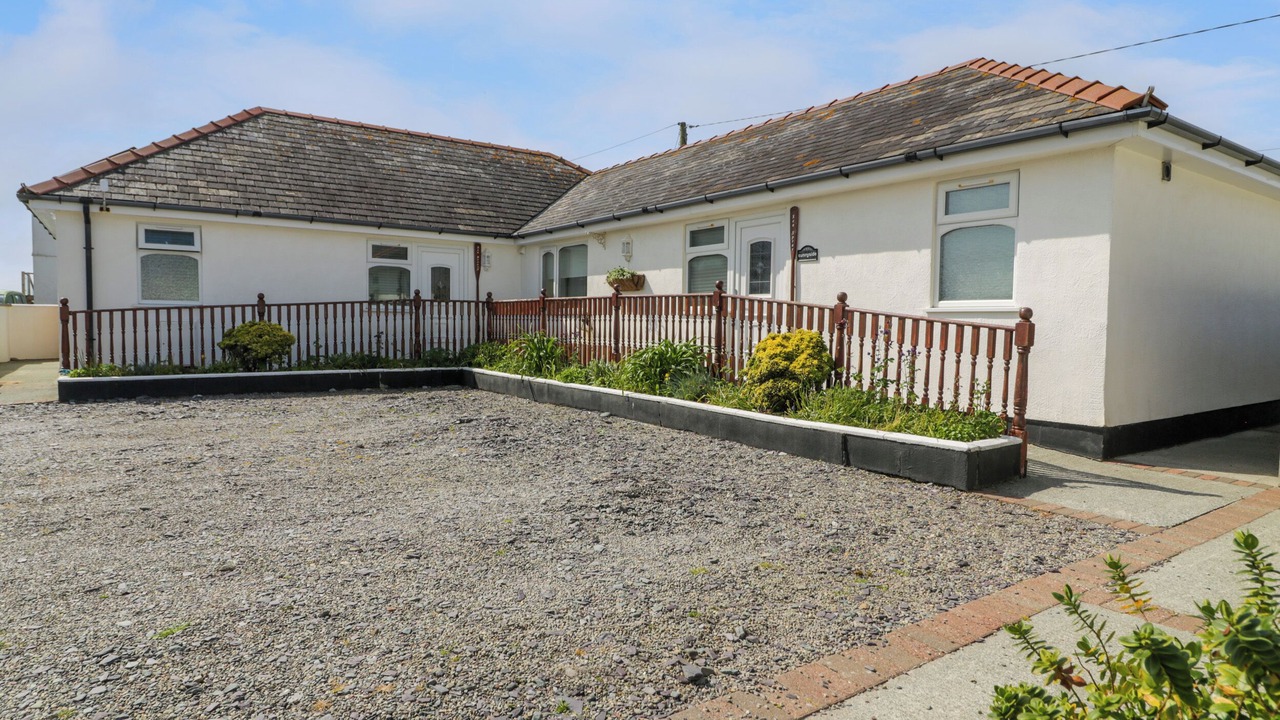 Photo of Others in Dinas Dinlle