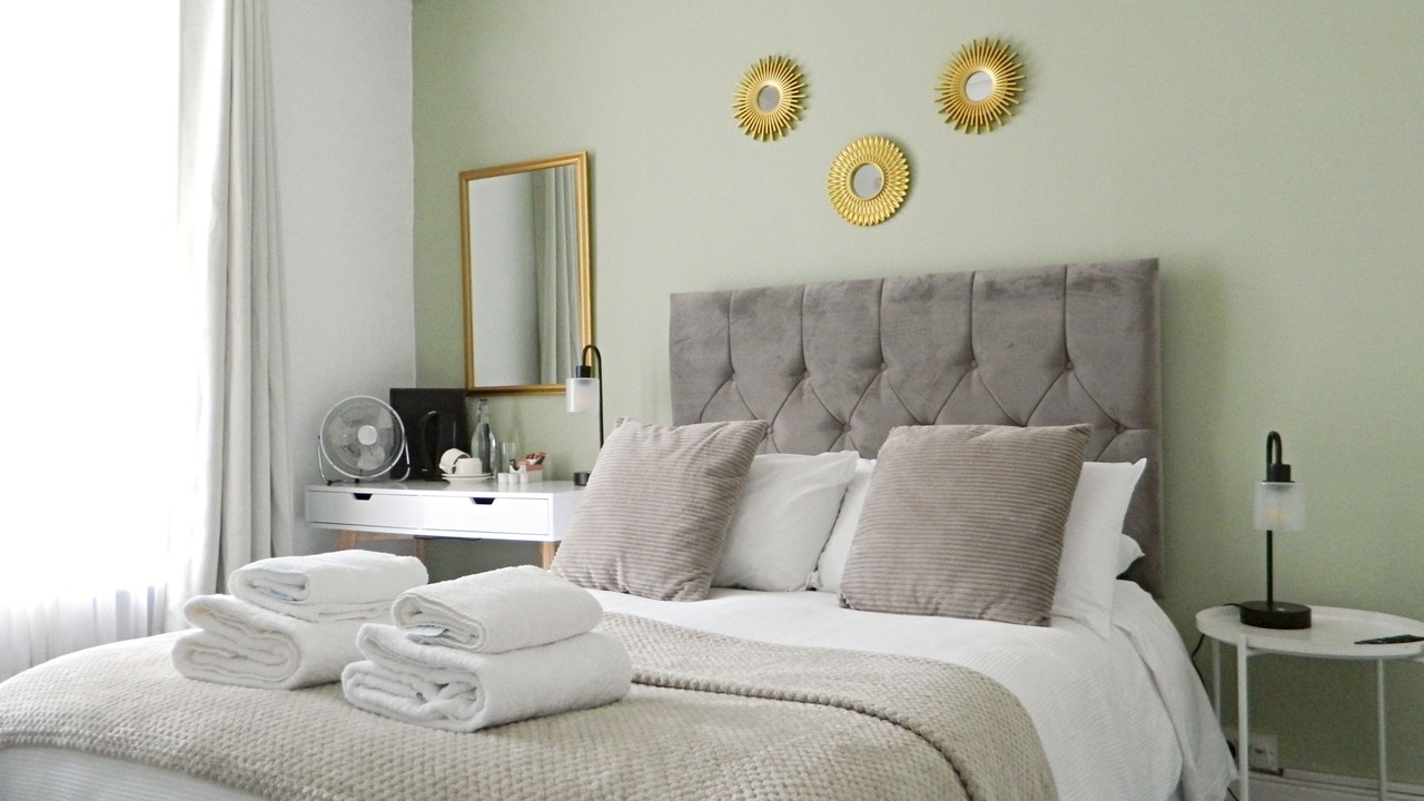 Photo of Bedroom in Warwick Town Centre