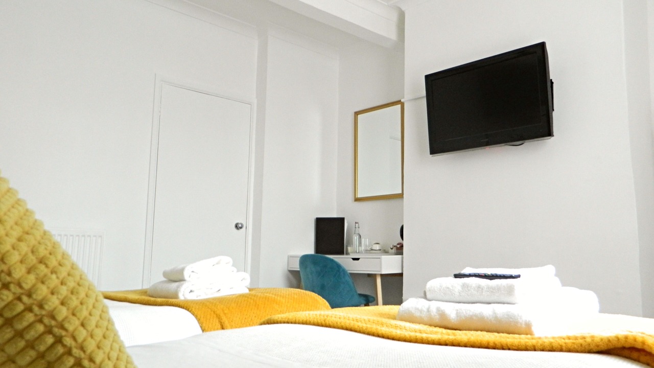 Photo of Bedroom in Warwick Town Centre