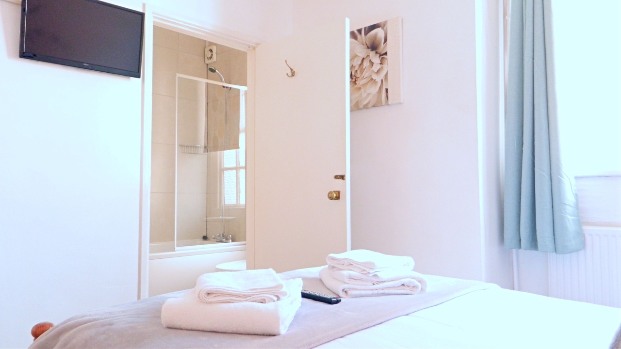 Photo of Bedroom in Warwick Town Centre