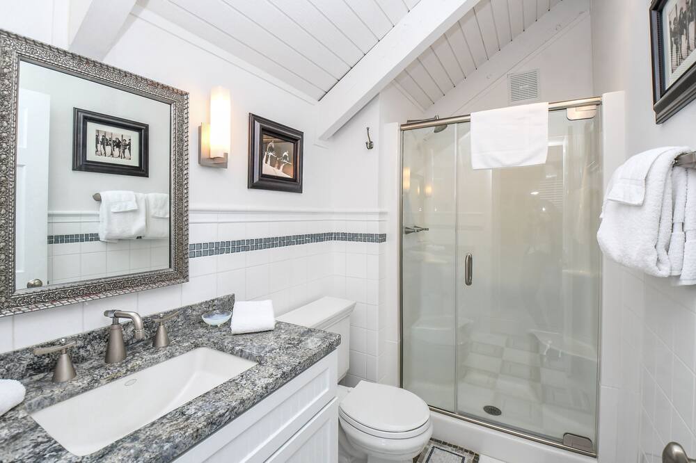 Photo of Bathroom in Thayerville