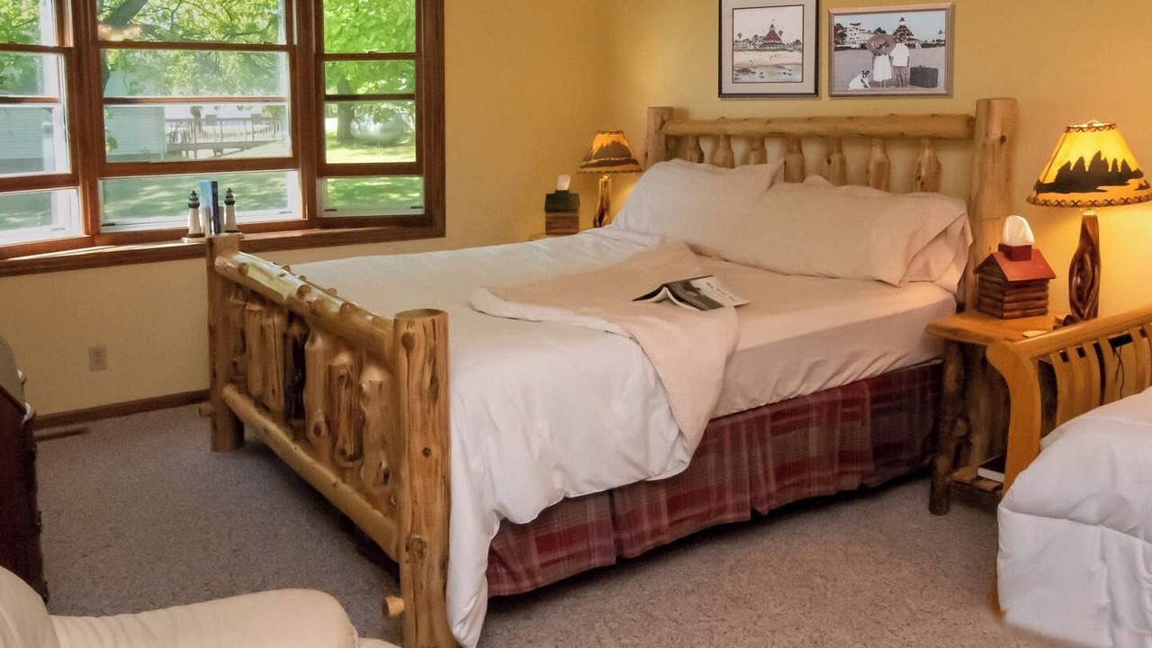 Photo of Bedroom in Walker