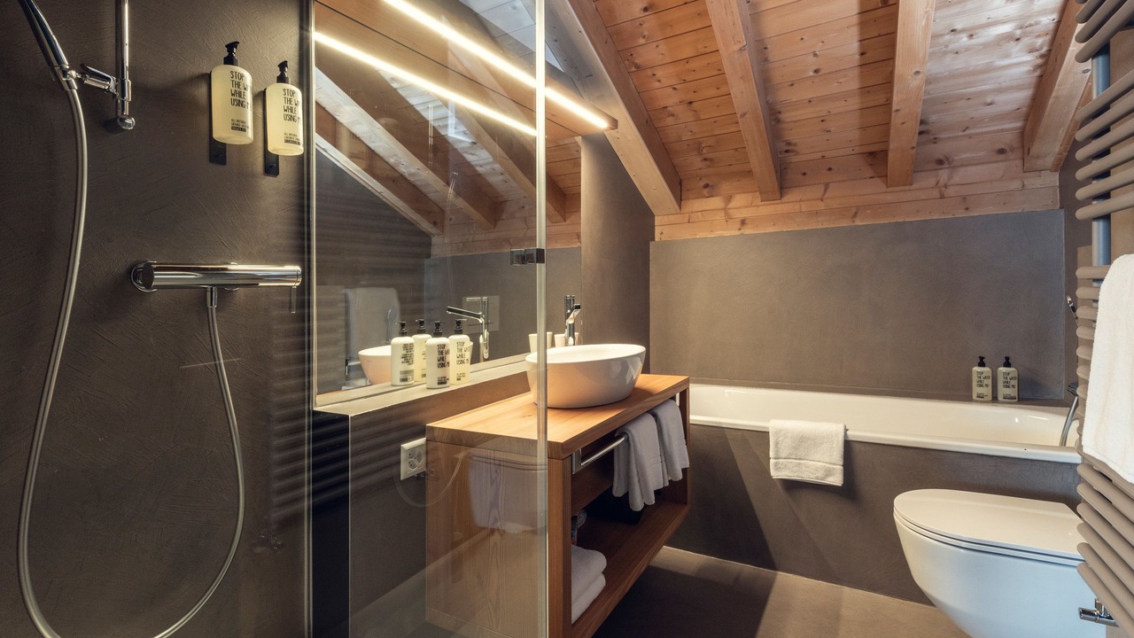 Photo of Bathroom in Silvaplana