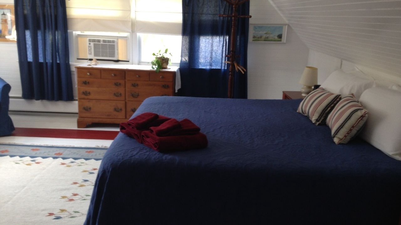 Photo of Bedroom in Lee