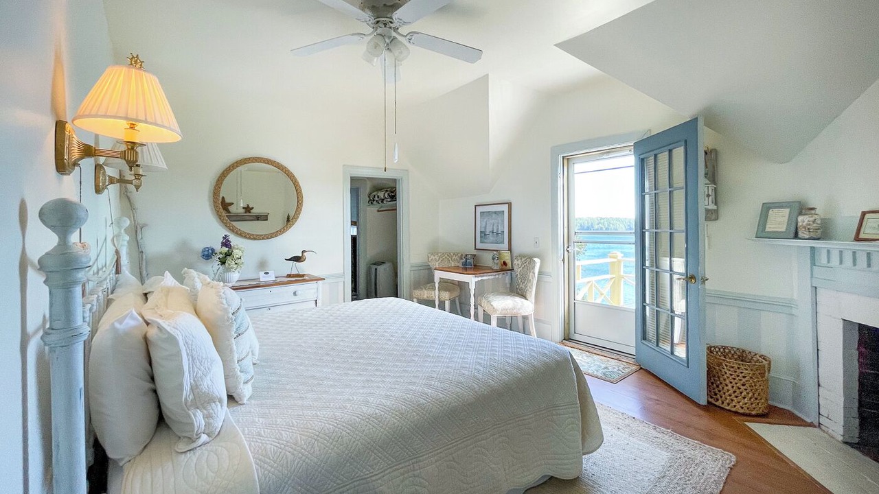 Photo of Bedroom in Sullivan