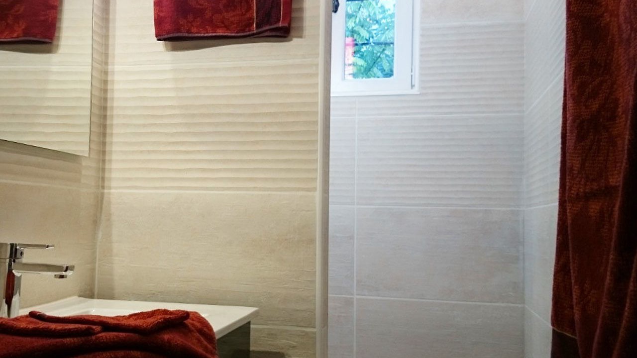 Photo of Bathroom in Gares