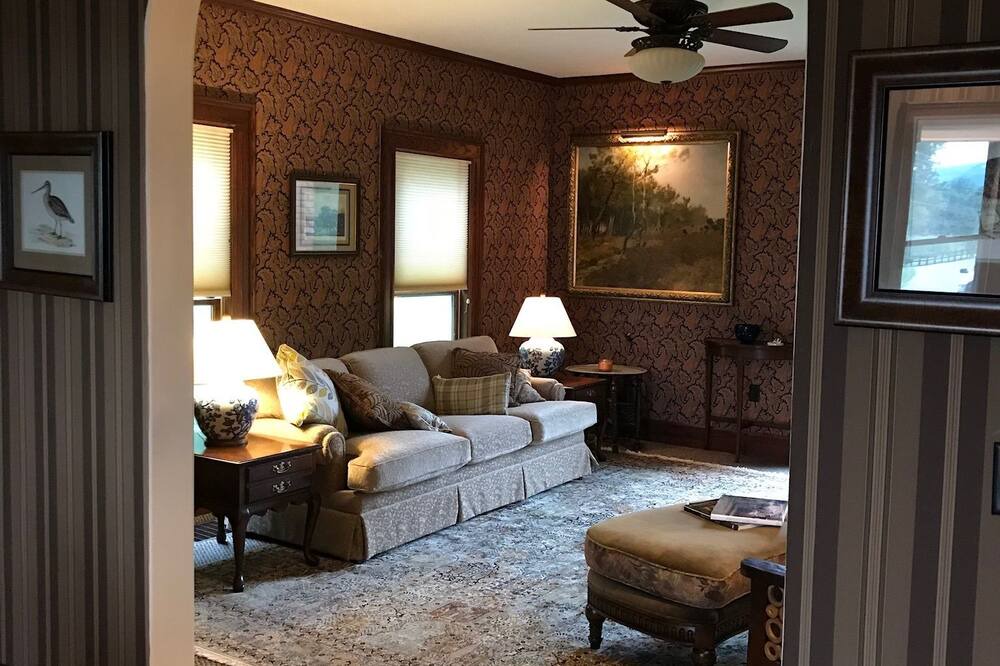 Photo of Livingroom in Portage
