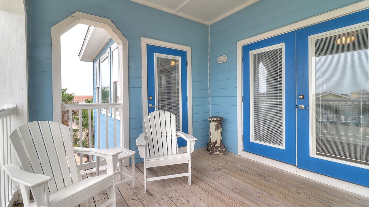 Photo of Patio Balcony in Sand Point