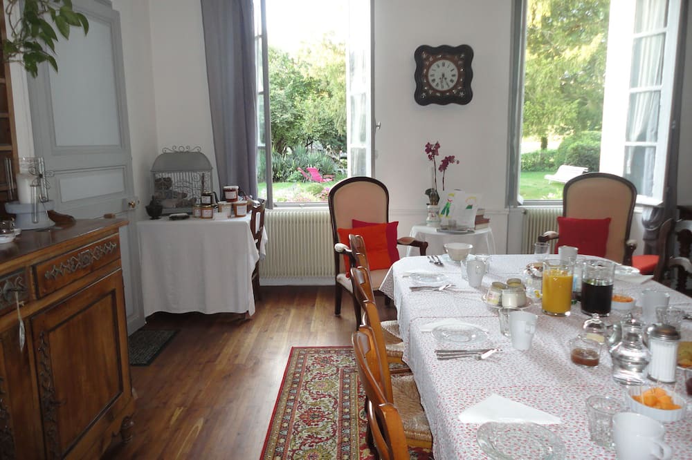 Photo of Others in Saint-Saturnin-du-Bois