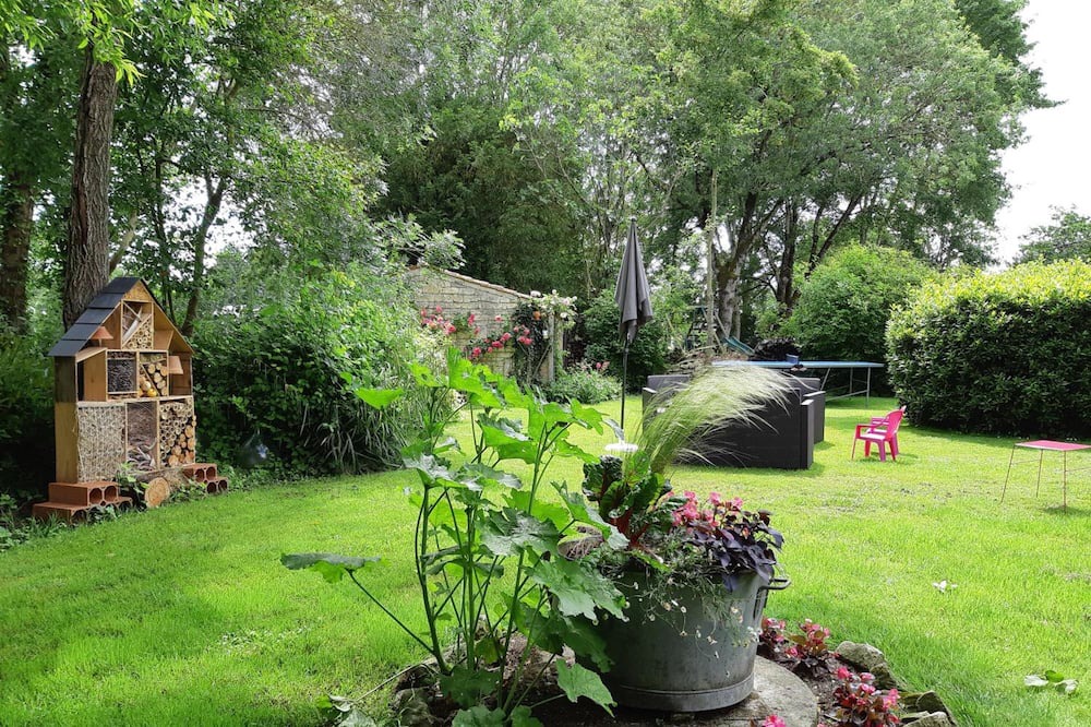 Photo of Outdoor in Saint-Saturnin-du-Bois