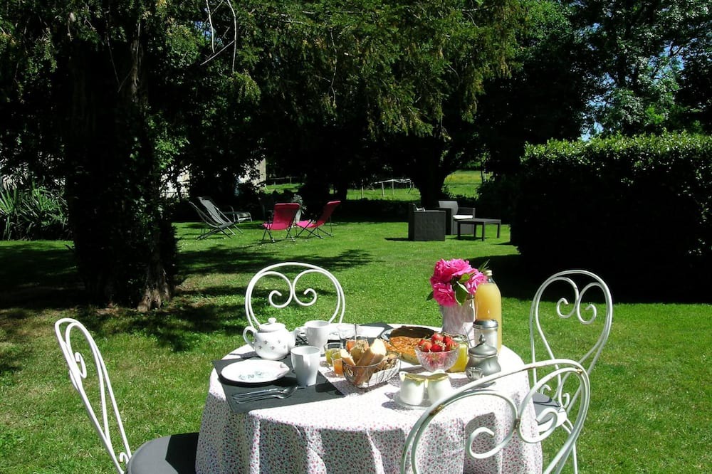 Photo of Outdoor in Saint-Saturnin-du-Bois