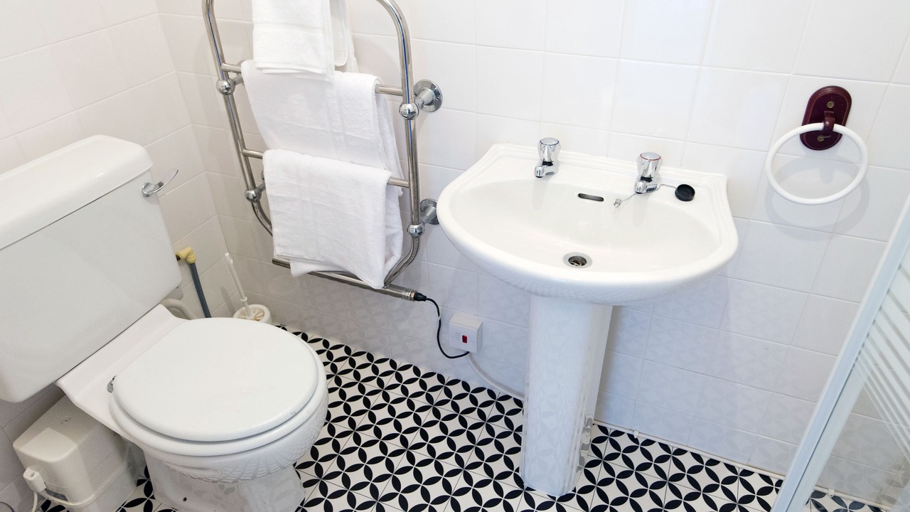 Photo of Bathroom in Hunspow