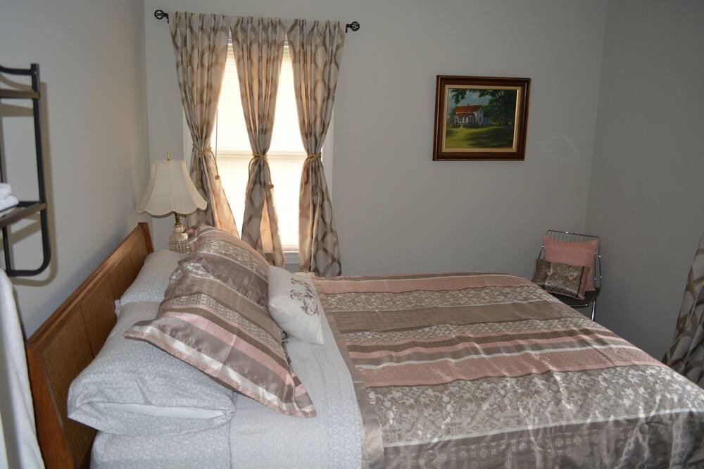 Photo of Bedroom in Mount Airy