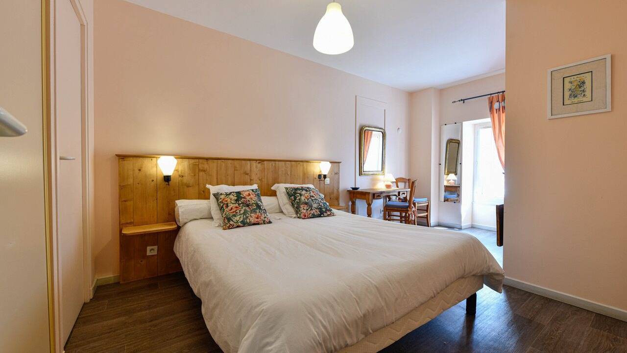 Photo of Bedroom in Lay-Lamidou