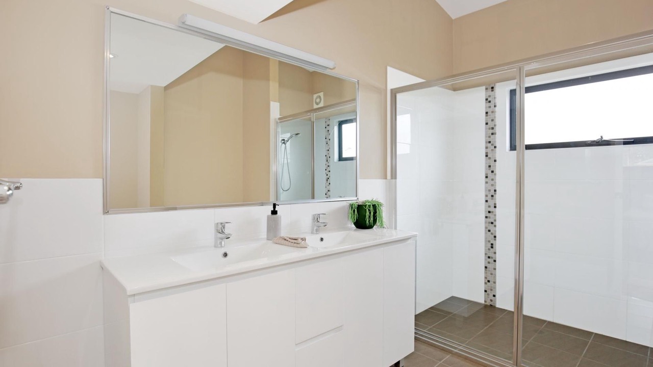 Photo of Others in Basin View