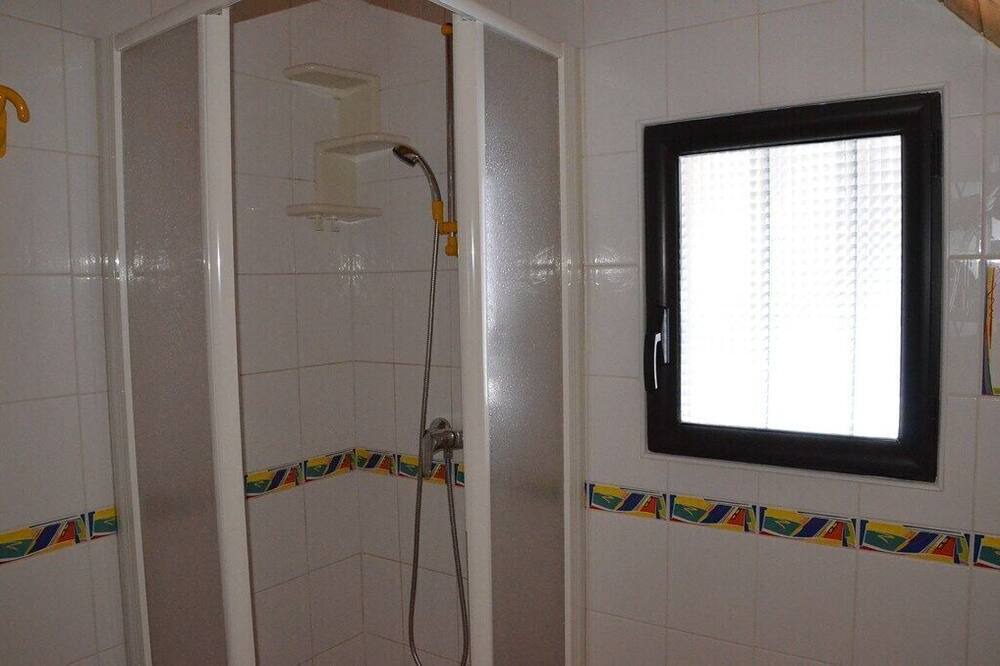 Photo of Bathroom in Camparan