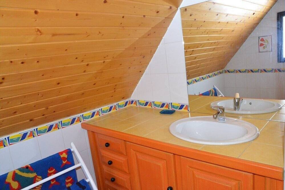 Photo of Bathroom in Camparan