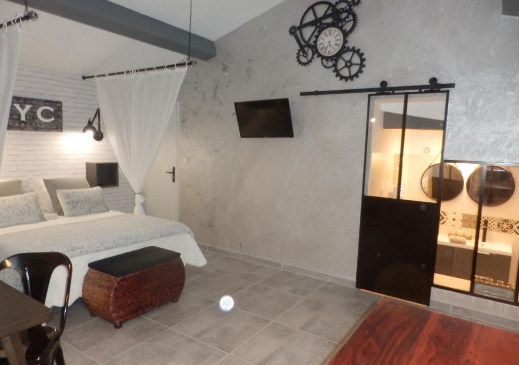 Photo of Bedroom in Lambesc