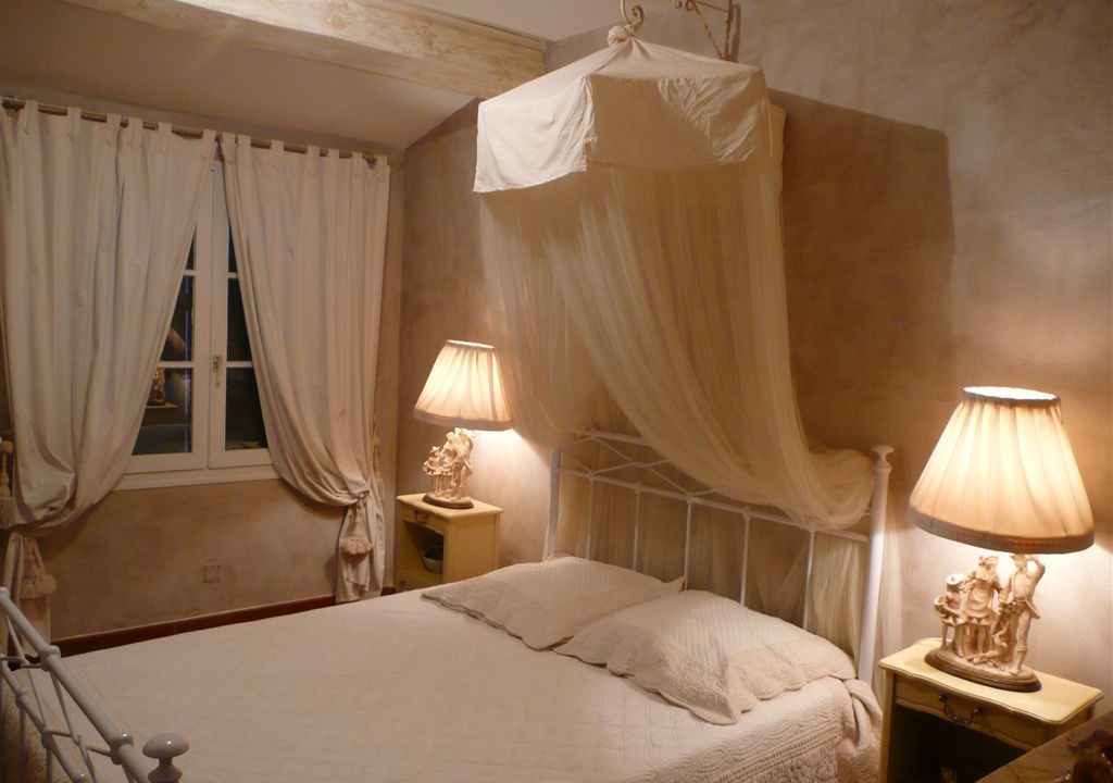 Photo of Bedroom in Lambesc