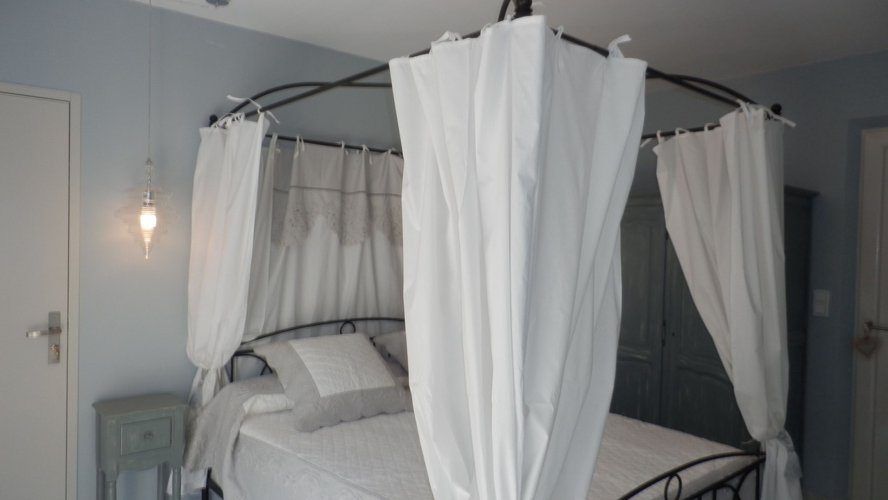 Photo of Bedroom in Lambesc