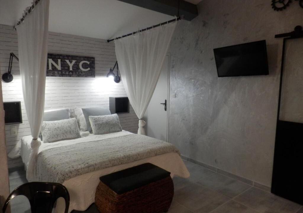 Photo of Bedroom in Lambesc