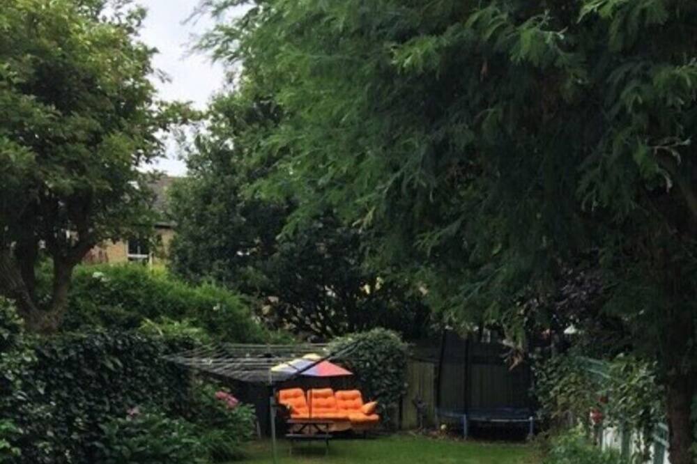 Photo of Outdoor in St. Margarets and North Twickenham