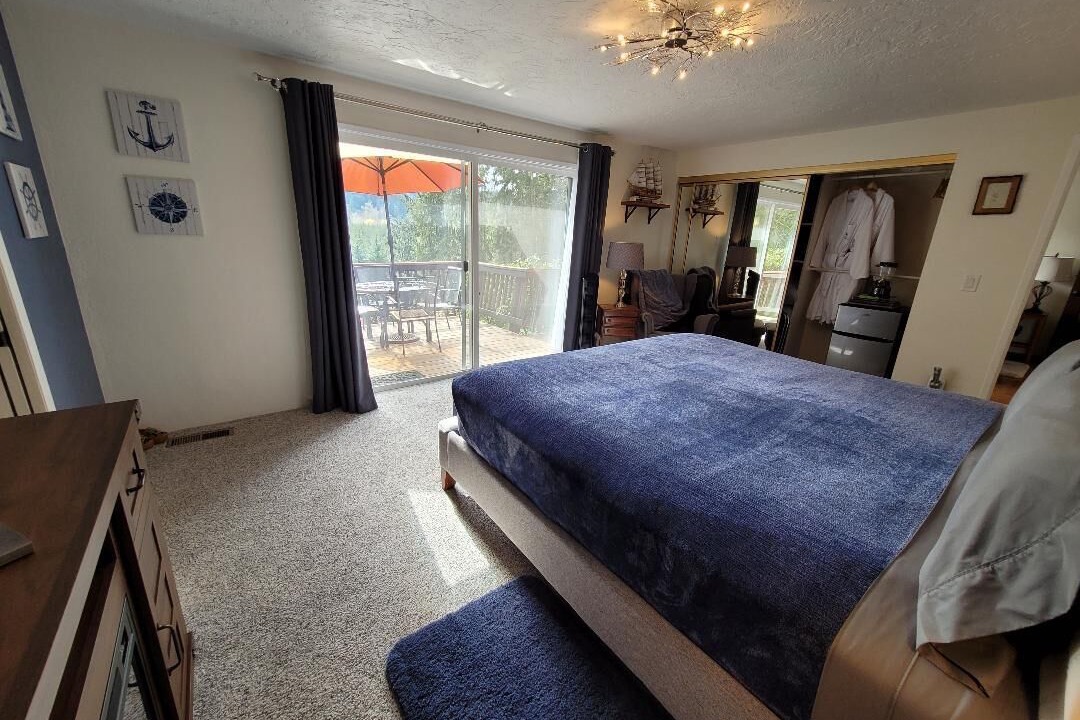 Photo of Others in Forks