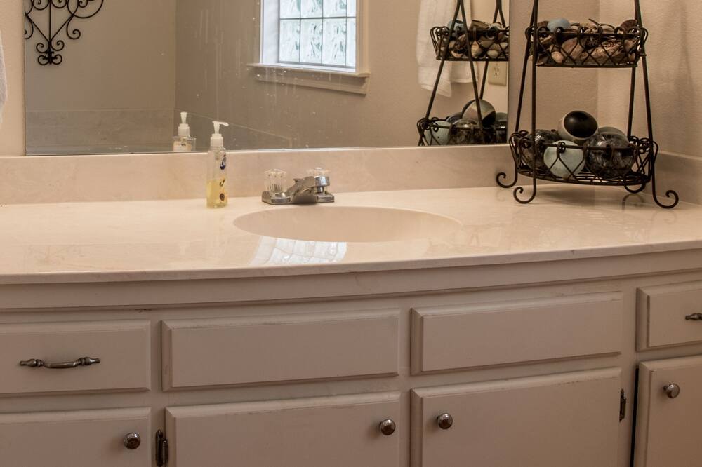 Photo of Bathroom in Malakoff