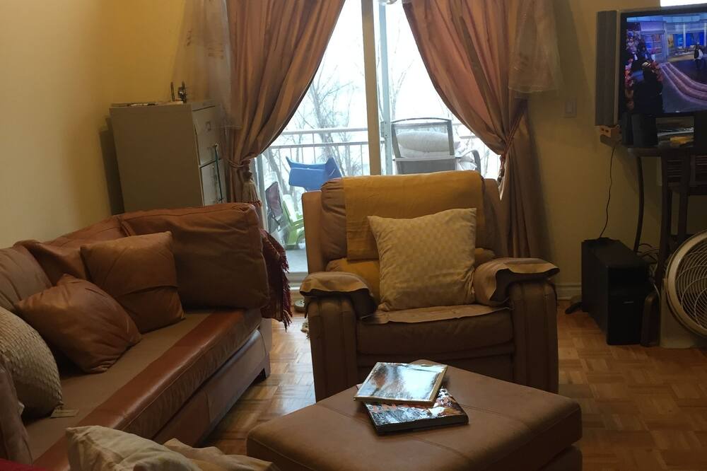 Photo of Livingroom in LaSalle