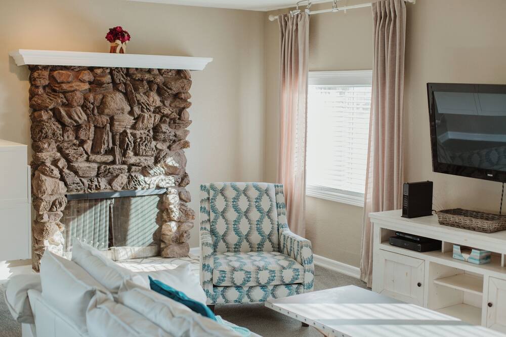 Photo of Livingroom in Calimesa