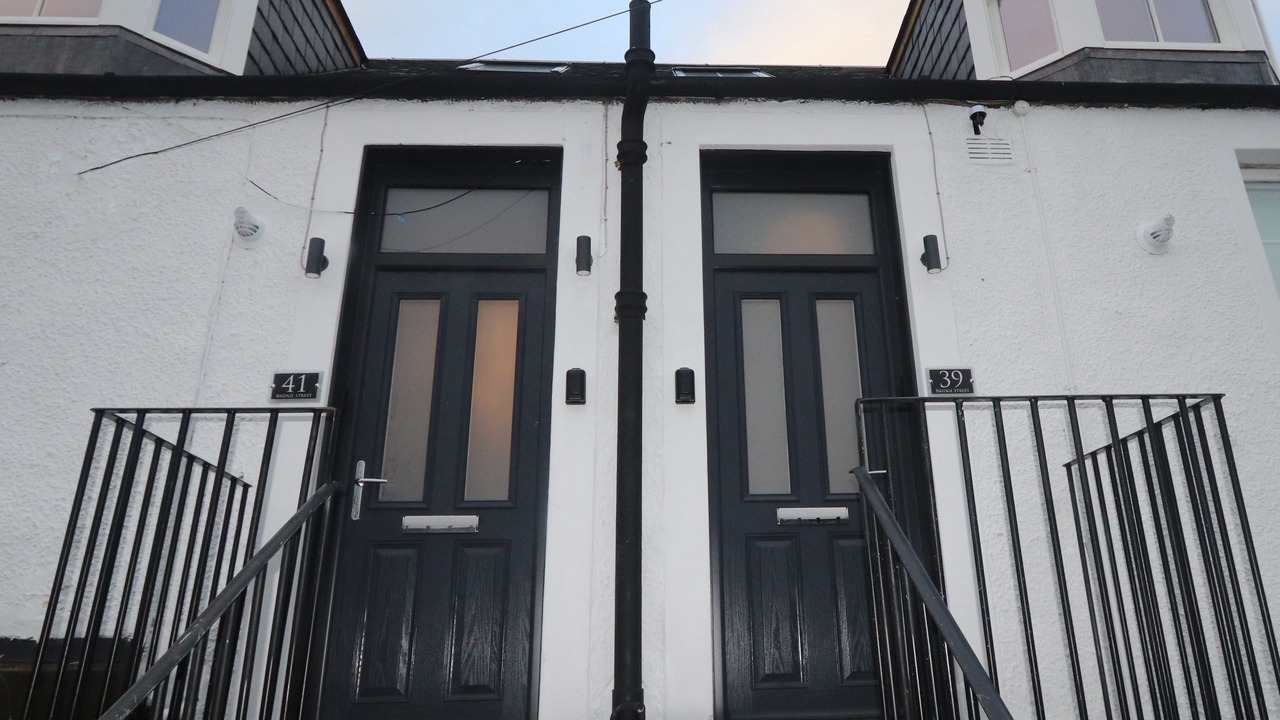 Photo of Outdoor in Dollar