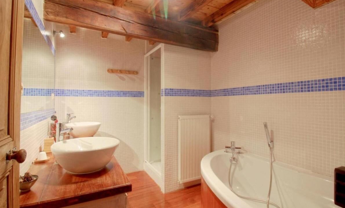 Photo of Bathroom in Arras-en-Lavedan