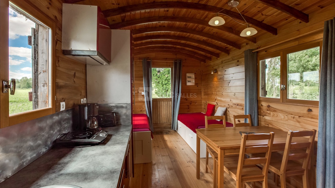 Photo of Others in Avaray