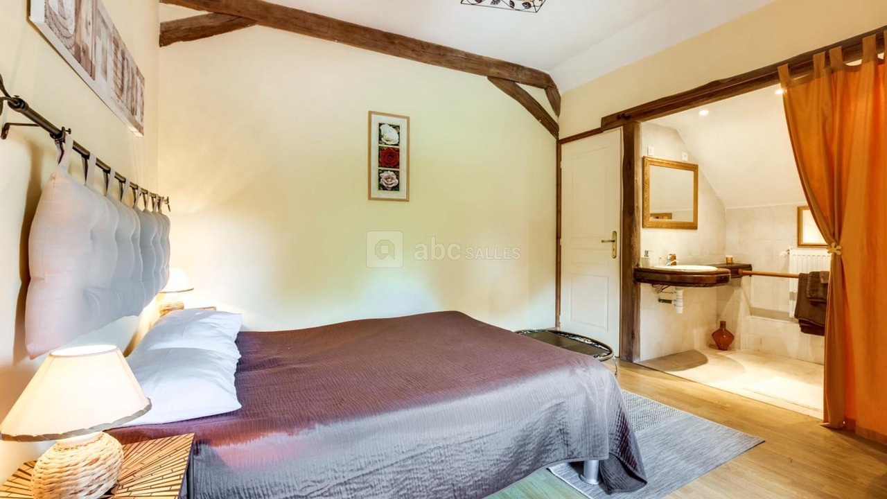 Photo of Others in Avaray