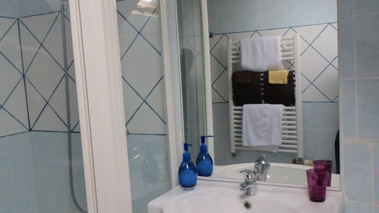 Photo of Others in Avaray