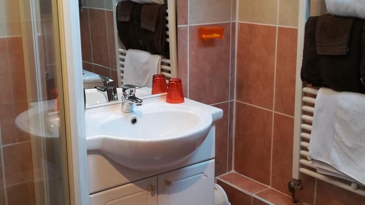 Photo of Others in Avaray